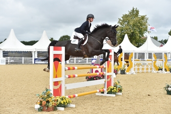Nicole Lockhead Anderson and Lorenzo VII win the National 5-year-old Championship Final